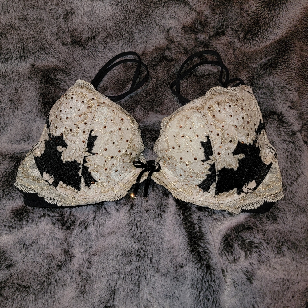 Victoria's Secret Black and Cream Lace Bra 32 B